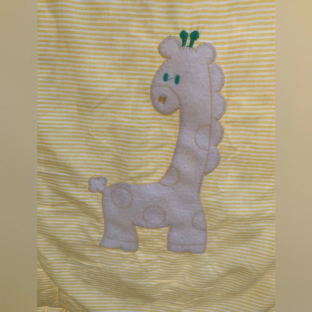Vintage Nursery Aesthetic Triboro Baby Quilt Yellow Stripes W/Giraffe Style 6002